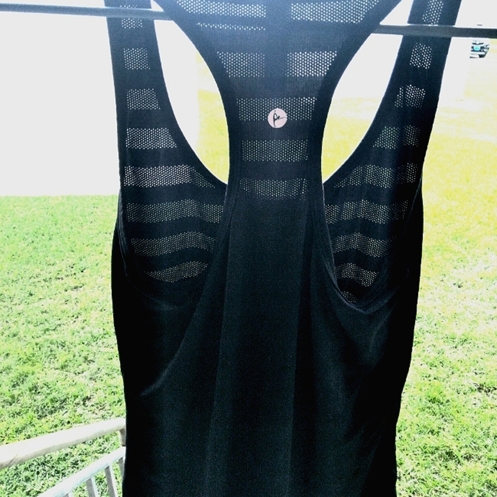Women's workout top